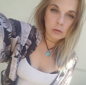 Meet your Posher, Desiree